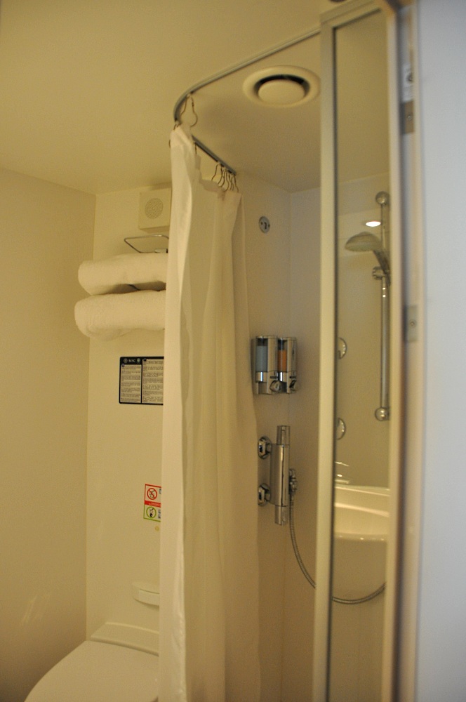 Unser Bad, rechts copyright by peg