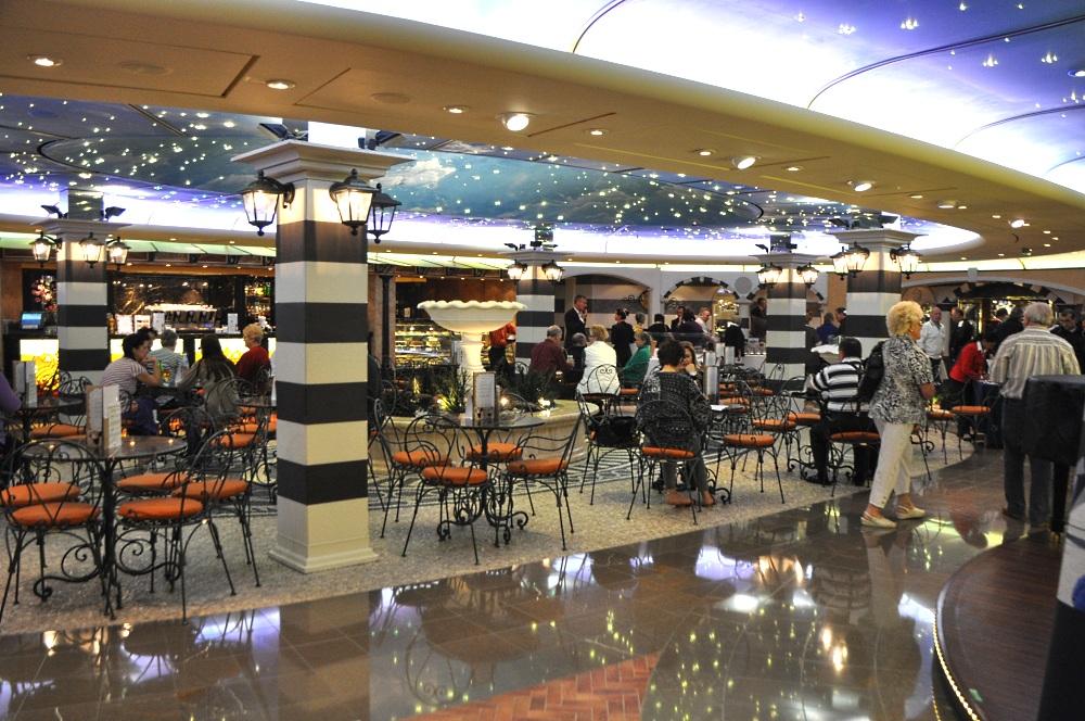 Cafe im Schiff copyright by peg