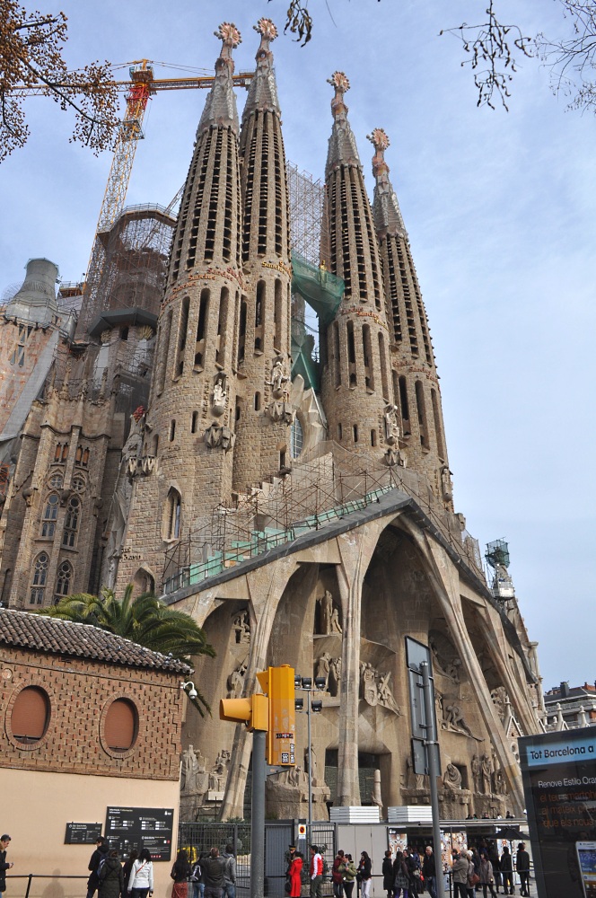 La Sagrada Familia copyright by peter egelkraut