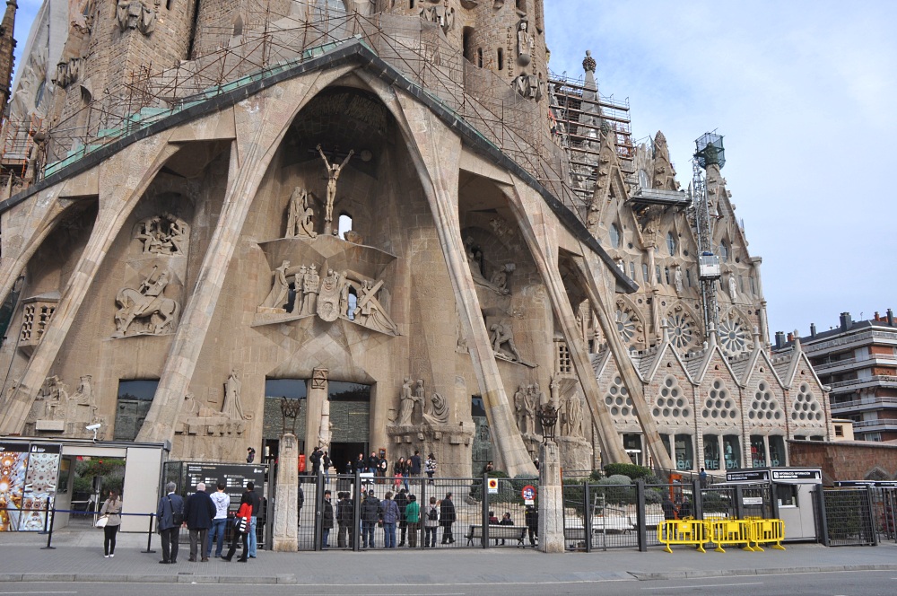 La Sagrada Familia, Portal copyright by peter egelkraut