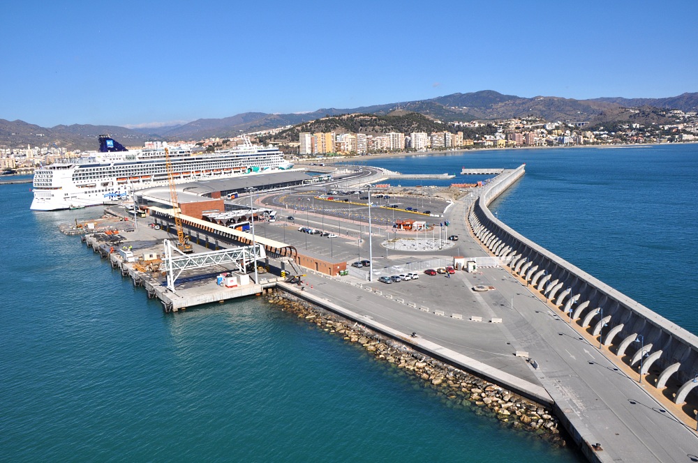Malaga, Hafen und Stadt
