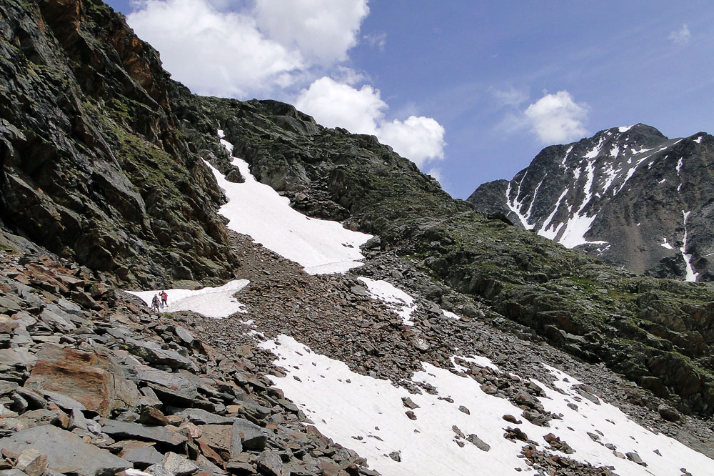 Der Weg ist nur noch ein schmaler Pfad, aber das Ziel schon nah.