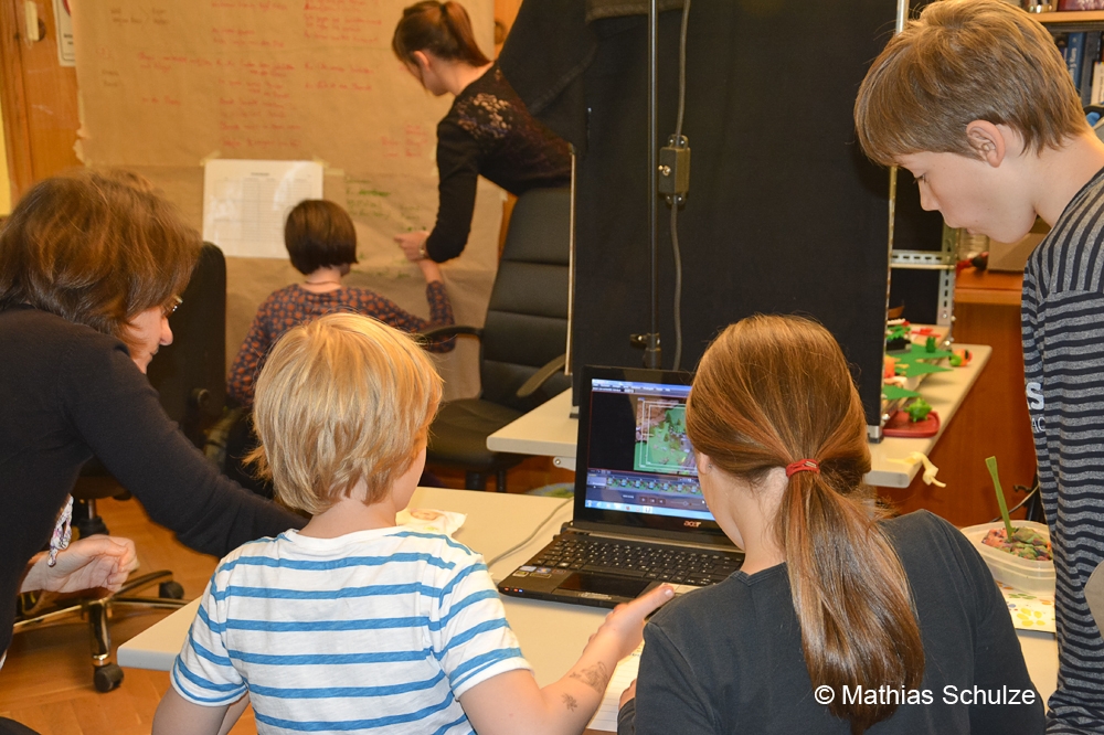 Beraten, planen, herstellen: Über die Schulter geblickt in der Medienwerkstatt Leipzig Beraten, planen, herstellen: Über die Schulter geblickt in der Medienwerkstatt Leipzig